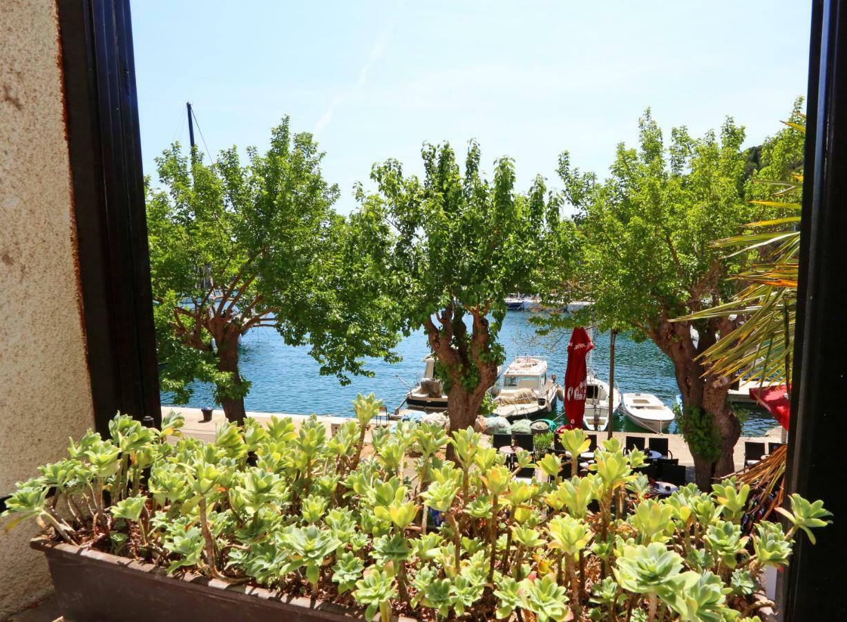 Wine Garden Rooms สกราดิน ภายนอก รูปภาพ