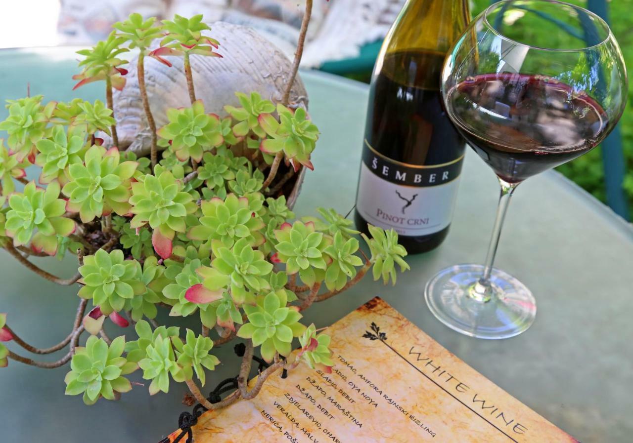Wine Garden Rooms สกราดิน ภายนอก รูปภาพ